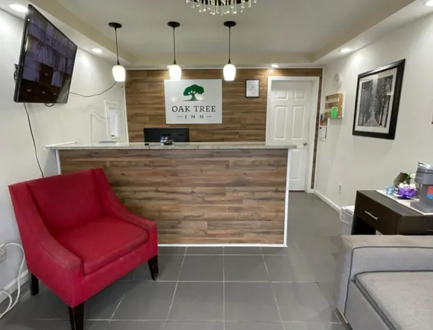 Oak Tree Inn hotel detail image 4