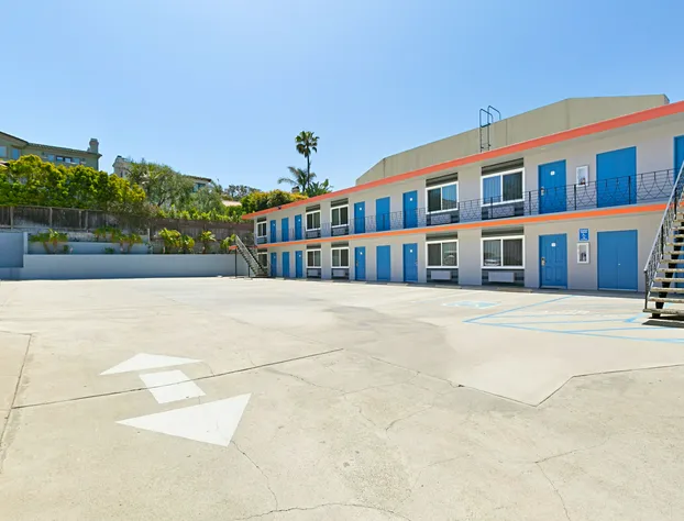 Pacific Coast Inn hotel detail image 2