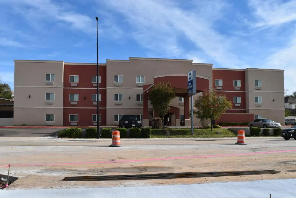 Best Western Oasis Inn hotel hero