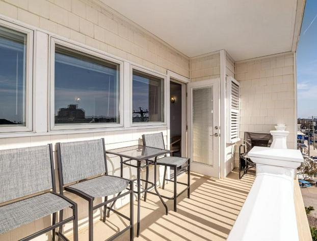 Biscayne Suites hotel detail image 2