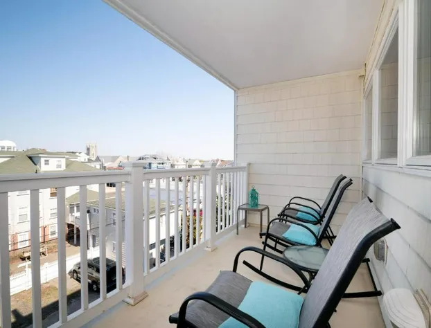 Biscayne Suites hotel detail image 2