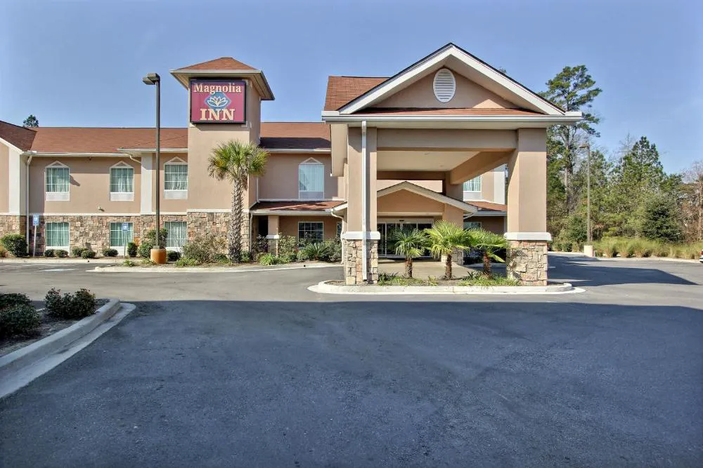 Magnolia Inn & Suites hotel hero