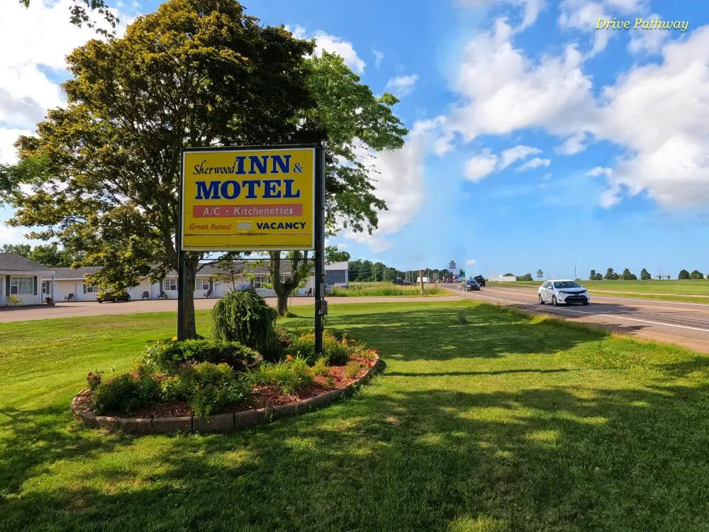 Sherwood Inn and Motel hotel hero