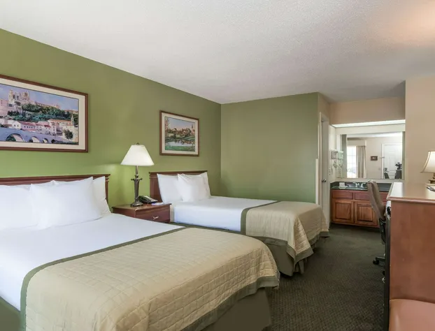 Baymont by Wyndham Waycross hotel detail image 4