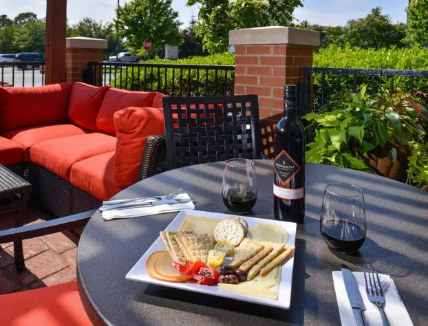 Hyatt Place Garden City hotel detail image 3