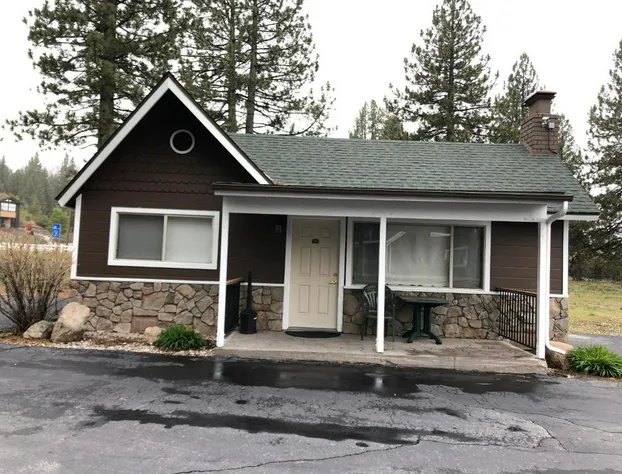 Bay Meadows Resort hotel detail image 4