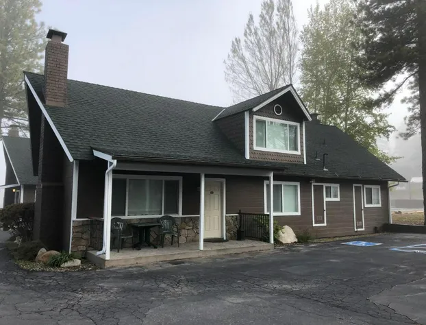 Bay Meadows Resort hotel detail image 1