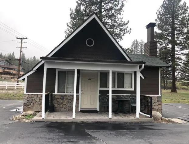 Bay Meadows Resort hotel detail image 4