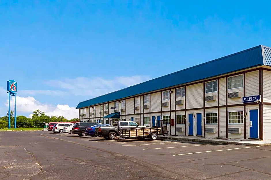 Motel 6 Rossford, OH hotel hero