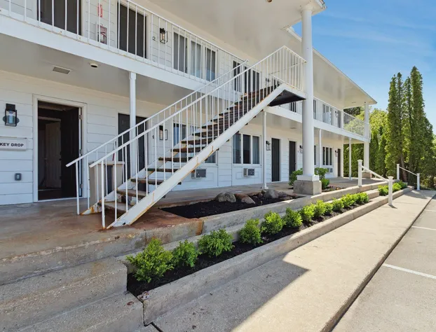 Bay Inn of Petoskey hotel detail image 1