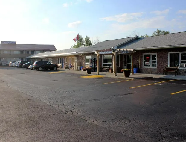 Moonlight Inn and Suites hotel detail image 2