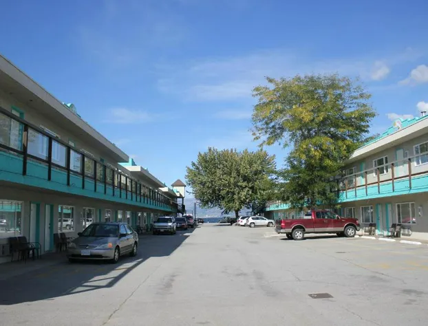 Tiki Shores Inn & Suites hotel detail image 1