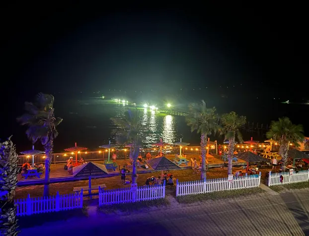 Hunt's Castle hotel detail image 3