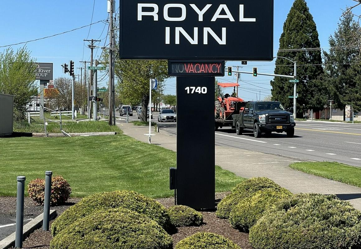 Royal Inn Eugene hotel hero