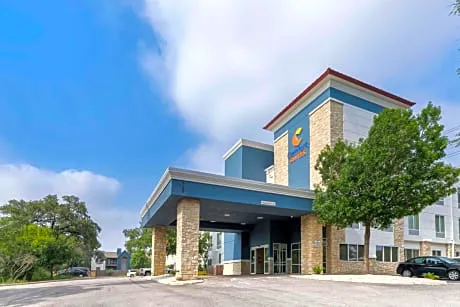 Comfort Suites Medical Center near Six Flags hotel hero