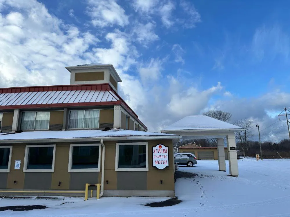 SuperB Hamburg Motel hotel hero