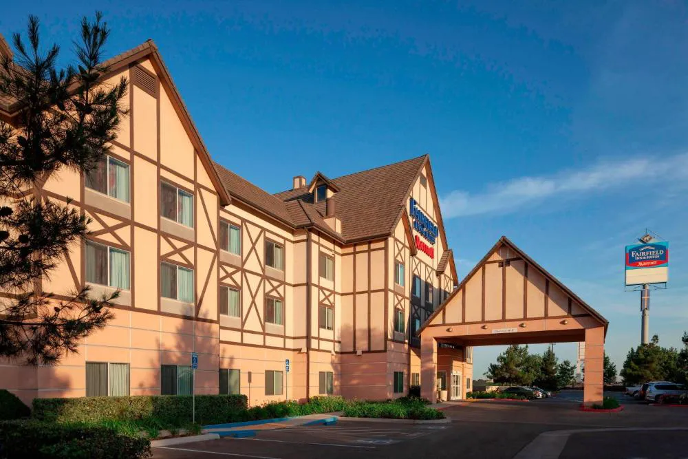 Fairfield Inn & Suites by Marriott Selma Kingsburg hotel hero