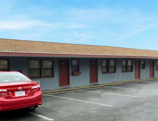 Pleasant Valley Motel West Stockbridge hotel detail image 1