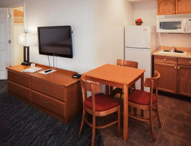 Pines Inn & Suites hotel detail image 2