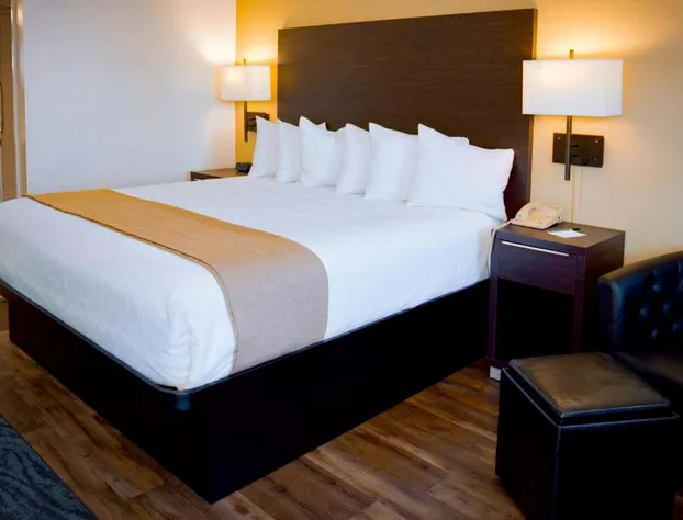 Pines Inn & Suites hotel detail image 4