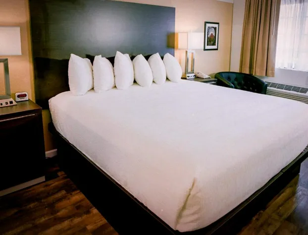 Pines Inn & Suites hotel detail image 3