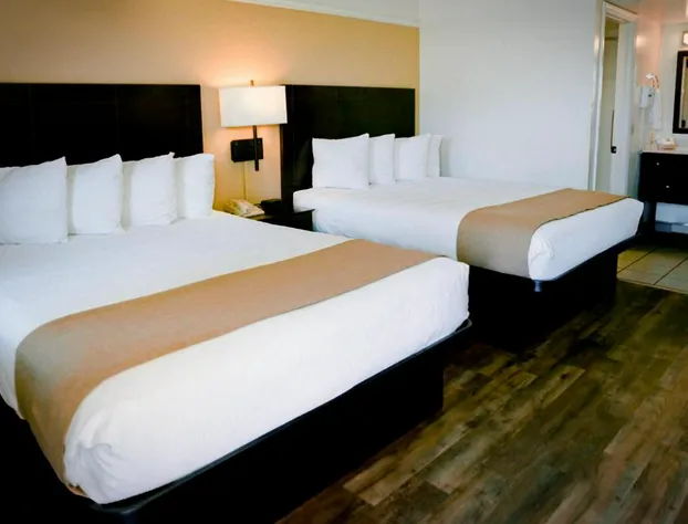 Pines Inn & Suites hotel detail image 4