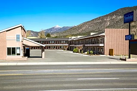 Travelodge by Wyndham Flagstaff Near I-40 hotel hero