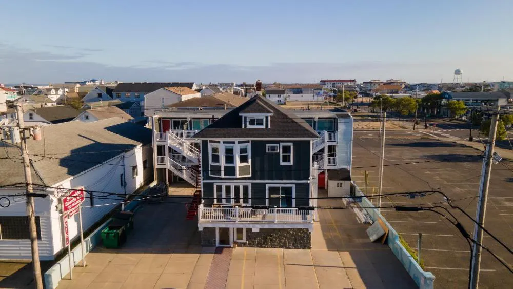 Seaside Sands Inn hotel hero