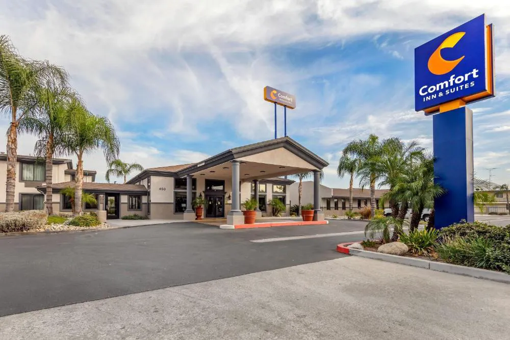 Comfort Inn & Suites Colton hotel hero