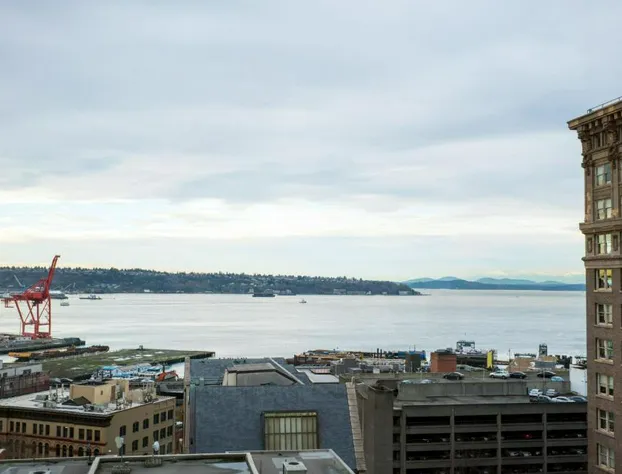 Courtyard Seattle Downtown Pioneer Square hotel detail image 3