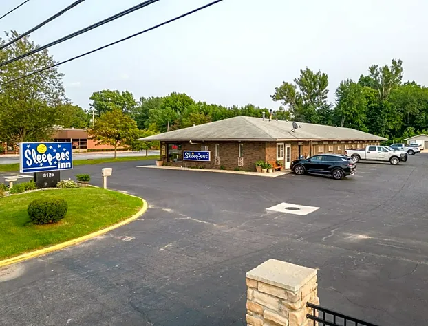 Sleep-ees Inn, Saginaw & Frankenmuth hotel detail image 2