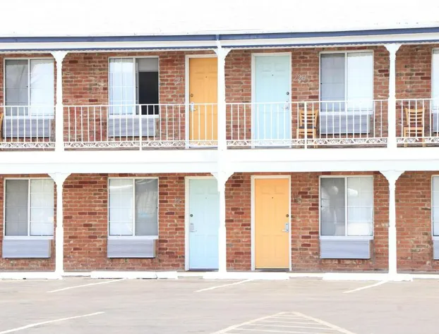 University Inn hotel detail image 4