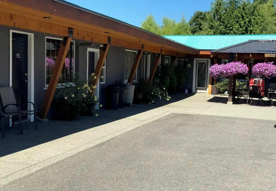 Riverside Motel hotel hero