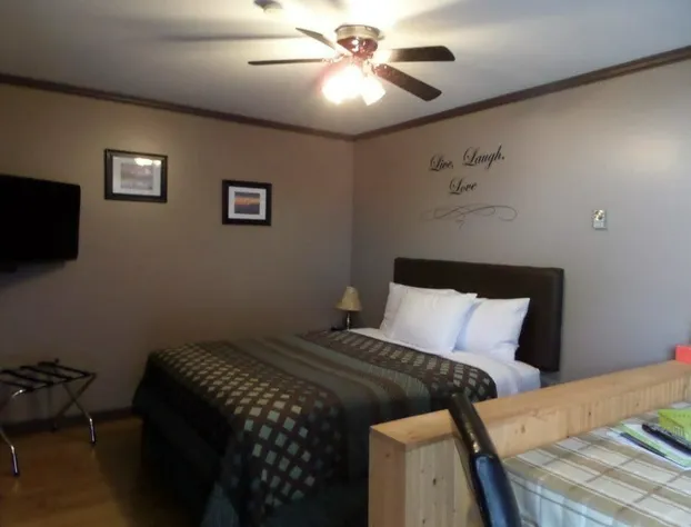 Riverside Motel hotel detail image 4