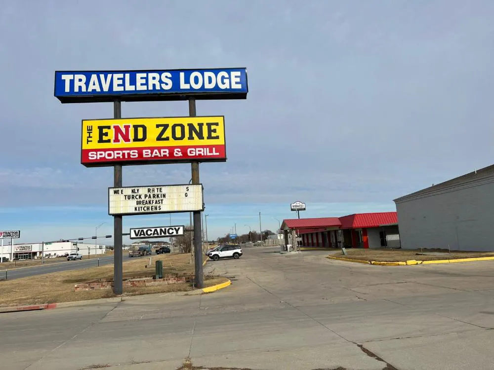 Travelerslodge Motel hotel hero