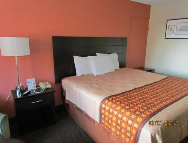 Travelerslodge Motel hotel detail image 3