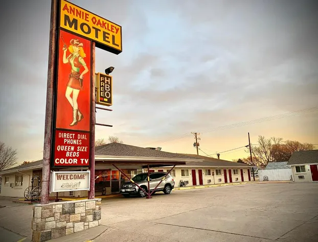 Annie Oakley Motel Oakley hotel detail image 2