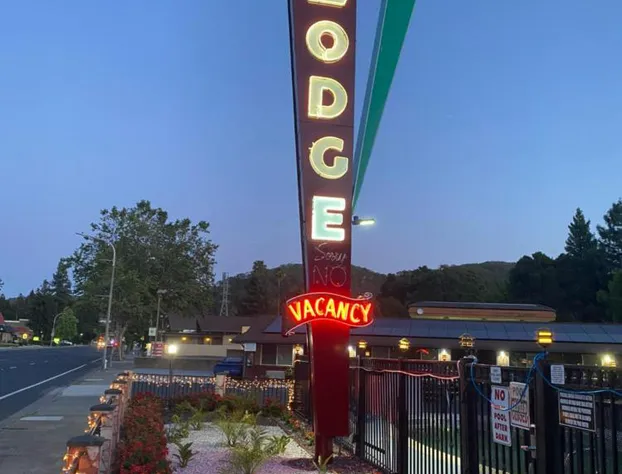 Muir Lodge Motel hotel detail image 1