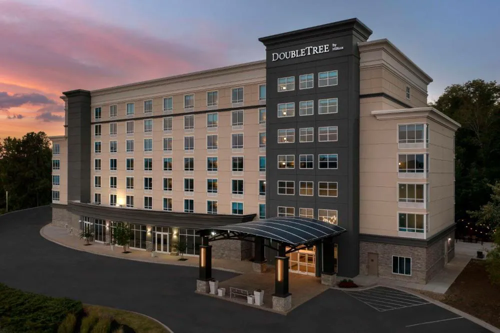 Doubletree by Hilton Chattanooga Hamilton Place hotel hero