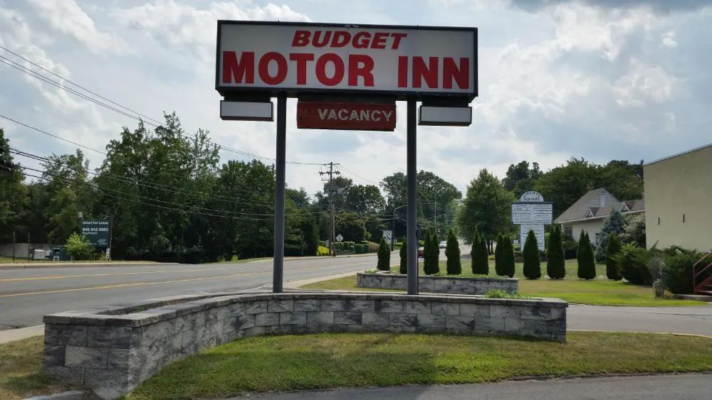 Budget Motor Inn - Stony Point hotel hero