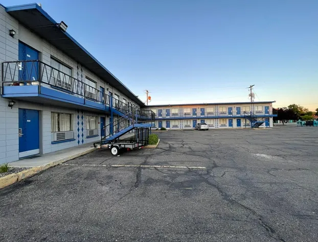 Capital O Budget Inn Ontario I-84 hotel detail image 4