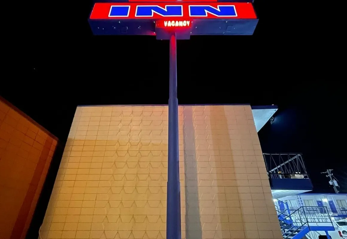 Capital O Budget Inn Ontario I-84 hotel hero