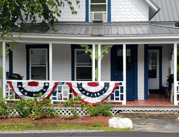 Weirs Beach Motel and Cottages hotel detail image 4