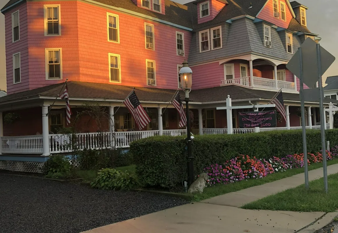 The Grenville Hotel and Restaurant hotel hero