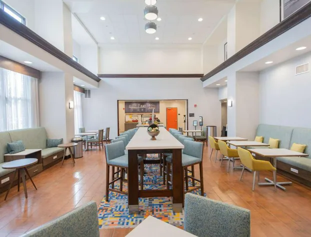 Hampton Inn & Suites Seattle/Kent,WA hotel detail image 4