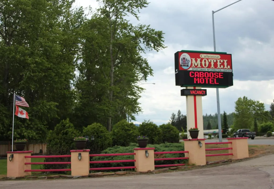 Caboose Motel hotel hero