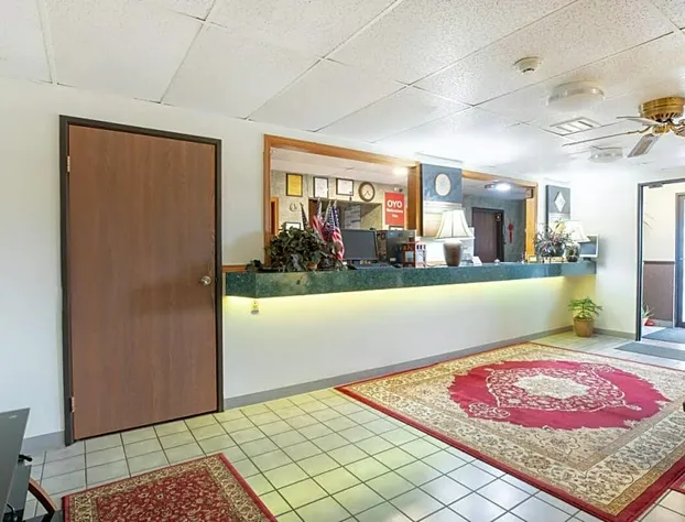 OYO Hotel Ozark MO Hwy 65 hotel detail image 1