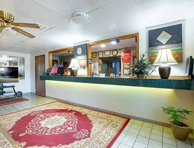 OYO Hotel Ozark MO Hwy 65 hotel detail image 2