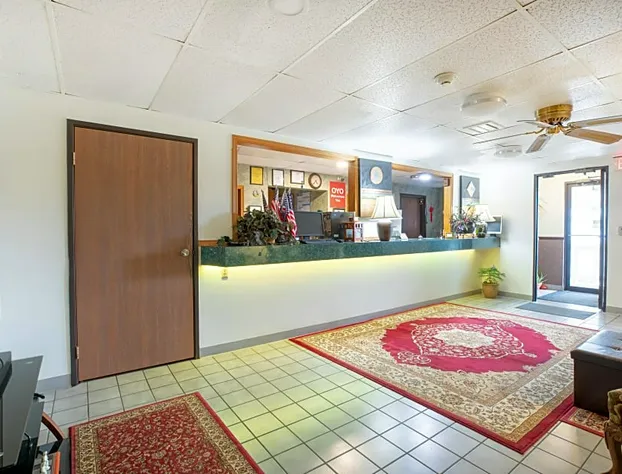 OYO Hotel Ozark MO Hwy 65 hotel detail image 3