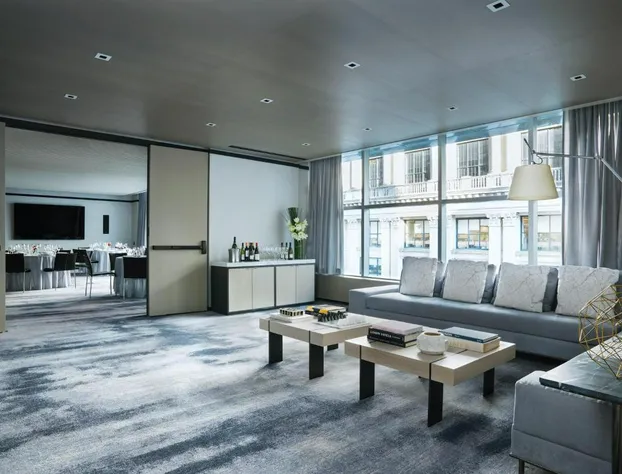 The Langham, New York, Fifth Avenue hotel detail image 2